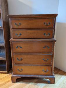 lot 81 image: Five Drawer Dresser