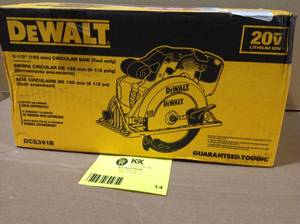 DEWALT  20V MAX Cordless 6.5 in. Circular Saw (Tool Only) Customer returns Review all pictures