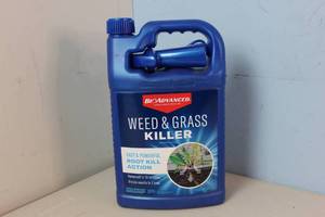 lot 74 image: NEW BioAdvanced 704198A RTU Weed and Grass Killer, Liquid, Light Blue, 1 gal Bottle