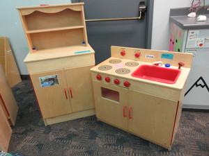 lot 102 image: KIDDIE KITCHEN