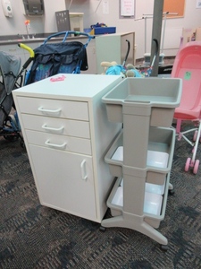 lot 125 image: ROLLING  UTILITY TABLE AND BIN