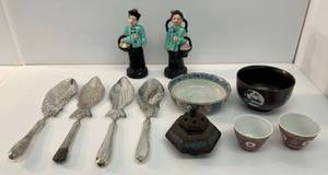 lot 19 image: Group Of Misc. Vintage Oriental Items