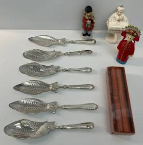 lot 20 image: Group Of Misc. Vintage Oriental Items
