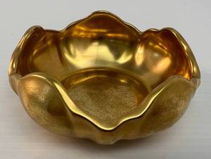 lot 90 image: 1938 Pickard China Gold Painted Floral Design Bowl (286) 5 x 5 x 2