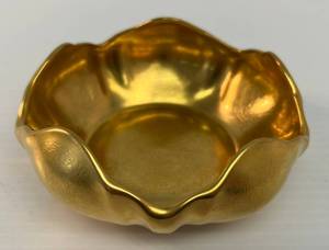 lot 94 image: 1938 Pickard China Gold Painted Floral Design Bowl (286) 5 x 5 x 2