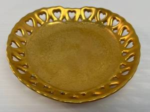 lot 108 image: Vintage Osborne China Hand Painted 22K Gold Small Heart Shaped Dish (Very Rare) 5 34 x 5 34