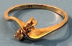 lot 114 image: 14K Gold & Diamond Ring Size 4 12 1.27 Grams