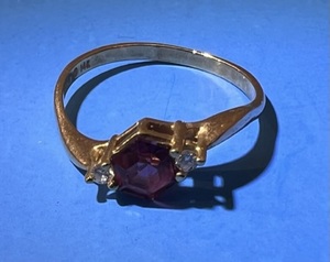 lot 116 image: 14K Gold Ring With Pink Gemstone And Diamonds Size 7  1.9 Grams