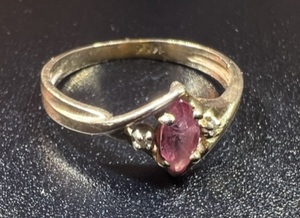 lot 119 image: 14K Gold Ring With Pink Gemstone And Diamonds Size 5 1.44 Grams