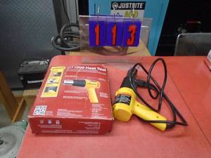 Wagner 1000 watt heat gun. Looks lightly used. Tested & works. As shown.