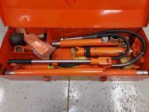 Central Hydraulics 10 Ton Portable Jack