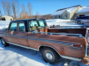 Ford 1976 12 Ton Extended Cab Truck