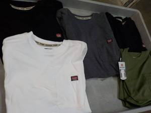 5 New Mens Wrangler size S and M Po...