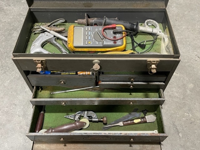 lot 48 image: Vintage Craftsman Tool Box and Tools