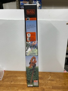 lot 22 image: Black & Decker Corded Hedge Trimmer