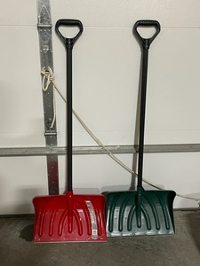 lot 53 image: Snow Shovels