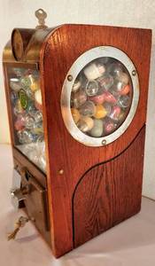 lot 202 image: Vintage Gumball Machine Including Numerous Trinkets
