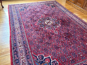 lot 21 image: Gorgeous Area Rug