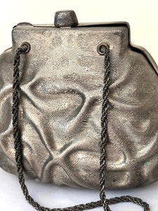 lot 70 image: Vintage Hard Sided Saks Fifth Avenue Handbag