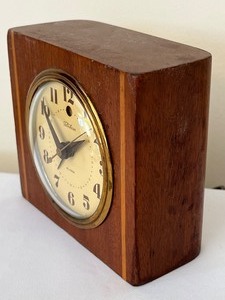 lot 98 image: Vintage Telechron Electric Alarm Clock