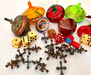 lot 77 image: Vintage Small Toy Trinkets