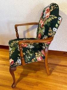lot 37 image: Vintage Upholstered Floral Armchair