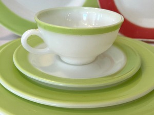 lot 109 image: Pyrex Dinner Plates, Salad Plates and Cups and Saucers