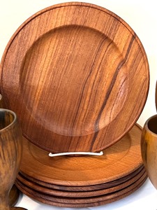 lot 124 image: Vintage Mid Century Wooden Plates and Coordinating Goblets
