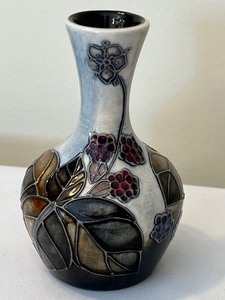 lot 26 image: Vintage Moorcroft Vase Bramble