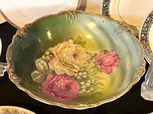 lot 131 image: Assortment of Vintage Glassware Items