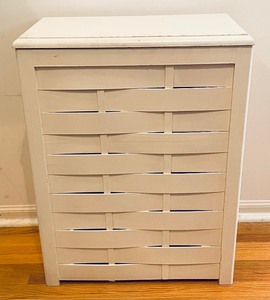 lot 228 image: Vintage Wooden Hamper