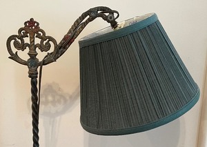 lot 231 image: Vintage Decorative Metal Floor Lamp