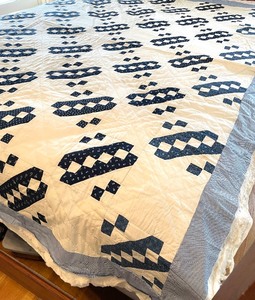 lot 238 image: Unfinished Twin Quilt