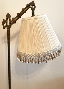 lot 233 image: Vintage Art Deco Bridge Floor Lamp with  Beaded Accented Lamp Shade