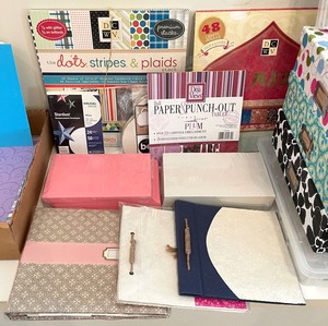 lot 249 image: Calling All Scrapbookers