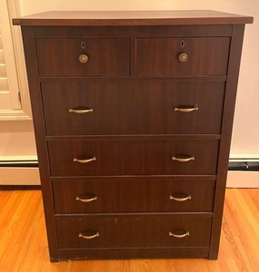 lot 246 image: Vintage 6 Drawer Dresser