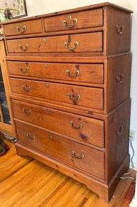 lot 12 image: Vintage Chest of Drawers