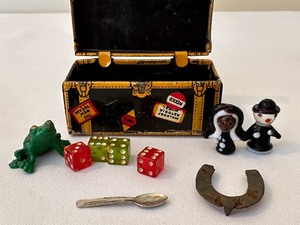 lot 144 image: Vintage Marx Litho Treasure Box