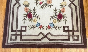 lot 291 image: Vintage Early American Masterpiece 100% Wool Area Rug