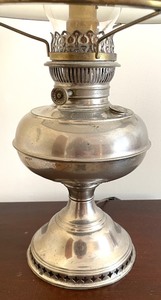 lot 294 image: Vintage Rayo Lamp with Milk Glass Shade