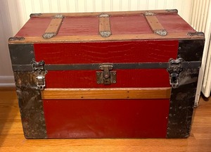 lot 342 image: Vintage Red Storage Trunk