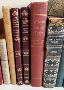 lot 351 image: Variety of Vintage Books