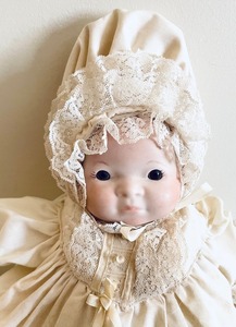 lot 347 image: Darling Vintage Doll