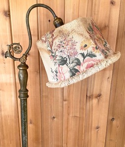 lot 364 image: Vintage Floor Lamp with Floral Lampshade