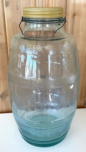 lot 381 image: Vintage Wares