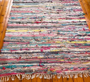 lot 384 image: Large Woven Area Rug
