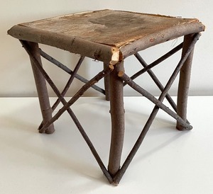 lot 396 image: Remarkable Rustic Decor