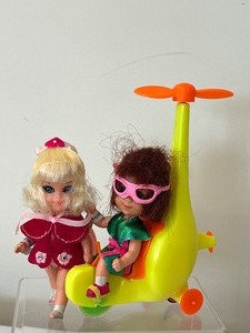 lot 137 image: Two Vintage Little Kiddle Skediddler Figurines including Harriet Helididdle