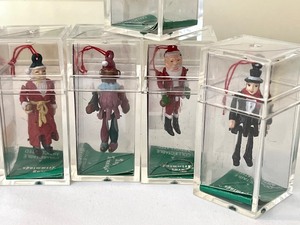 lot 147 image: Department 56 Tree Trimming Figurines