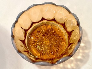 lot 178 image: Vintage Fenton Treasures including Fenton Amber Grape Embossed Candy Dish